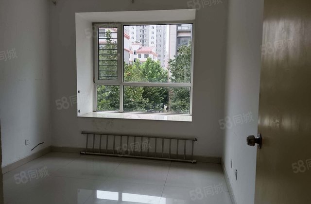 二中  南北通透 金柱大学城C区 简单装修 采光好