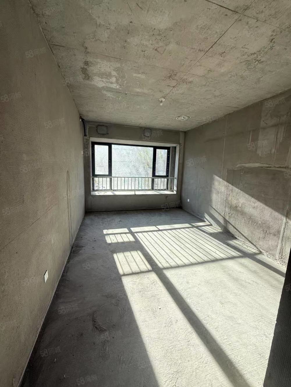 华韵锦园3室2厅2卫140㎡南北98万