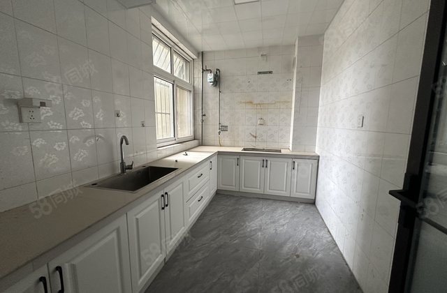 三里铺 非顶 精装小三室 阳光        月亮湾