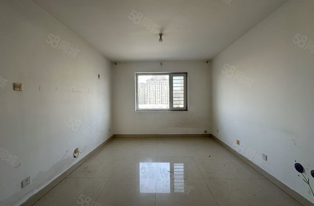 高新区实验 4700单价 三室朝阳 电梯房真合适