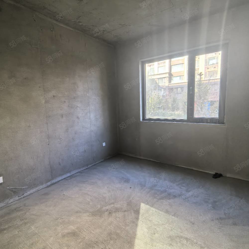 华韵锦园3室2厅2卫140㎡南北98万