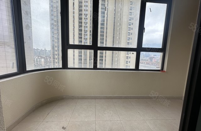 东湖领御4室2厅133㎡163万二手房图片