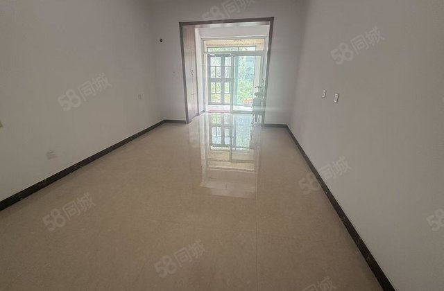 业主急售了了华建1街区一楼下沉式带院车位免大税可按揭欢迎看房