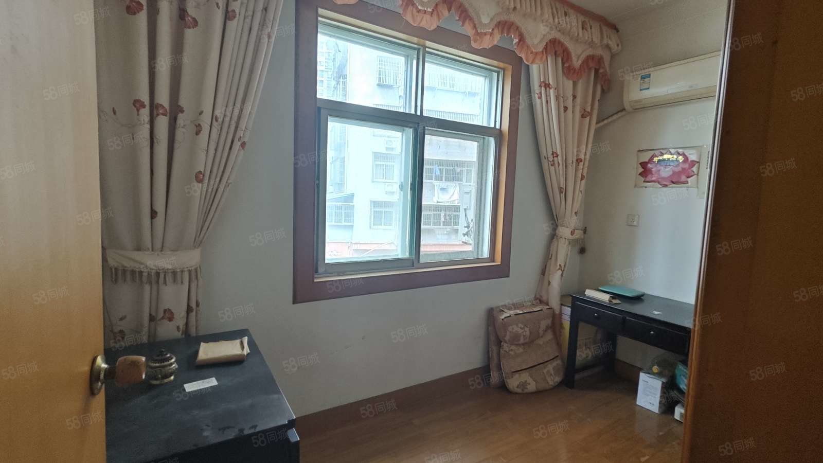 金凤苑3室2厅1卫97㎡南30万