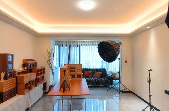 卓越洋湖晴翠4室2厅141.29㎡190万二手房图片