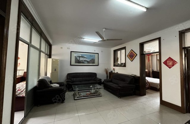 卫育路聊城三院对面，气象局家属院步梯三楼，单价6000多。