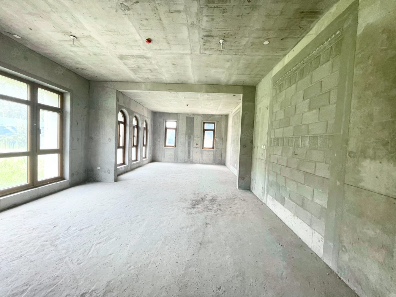 遠(yuǎn)洋LAVIE4室3廳4衛(wèi)980㎡南北7600萬(wàn)