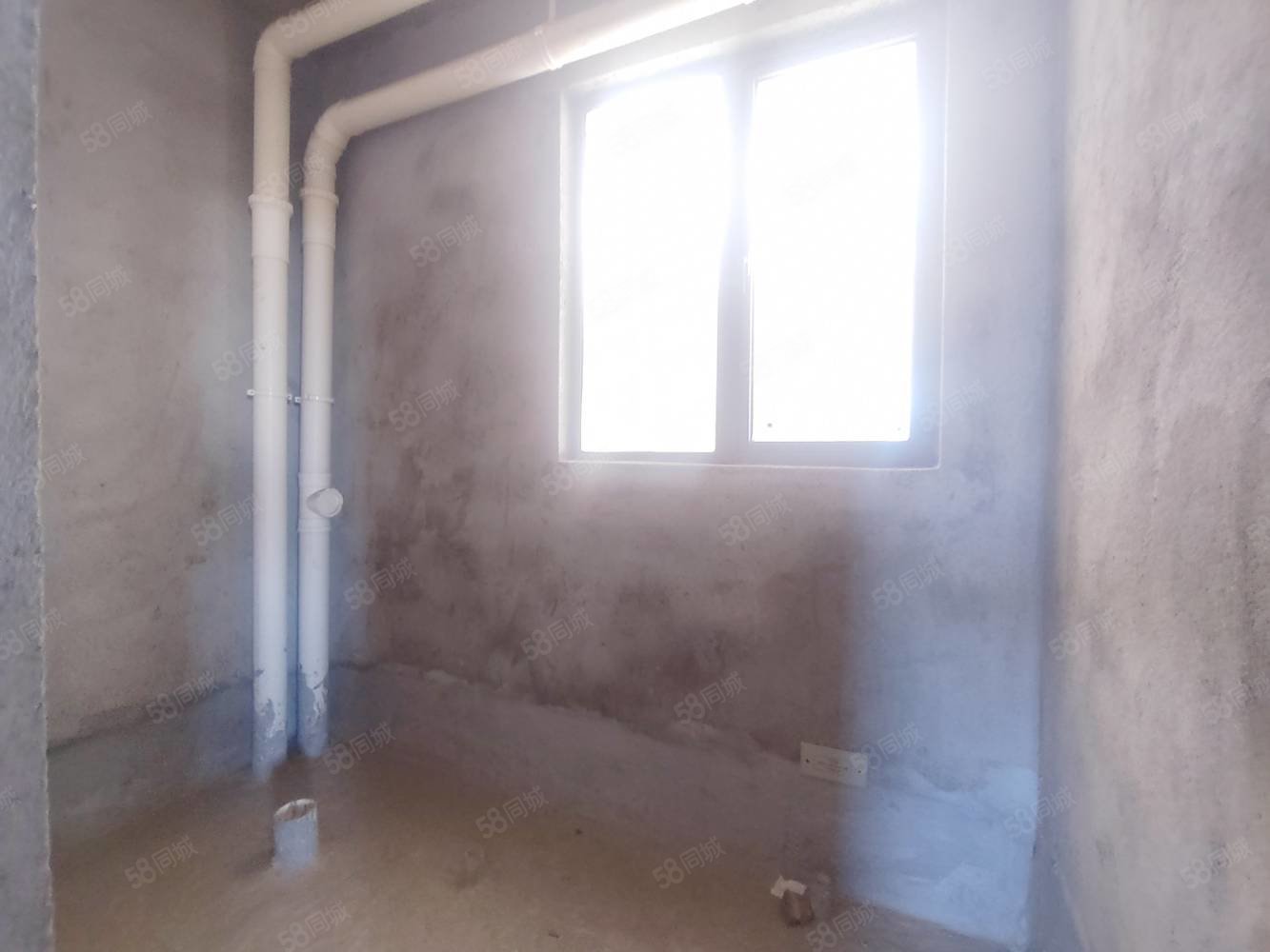 北湖豪苑6室2厅2卫198㎡南北132万