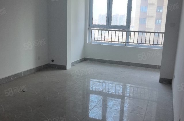 尚都名著现房三室两厅两卫面积122平边户58万车位储藏室另算