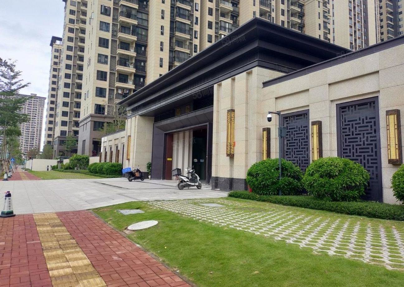 笋盘亏本出售保利和府央企品质金湾精装4房即卖即入住