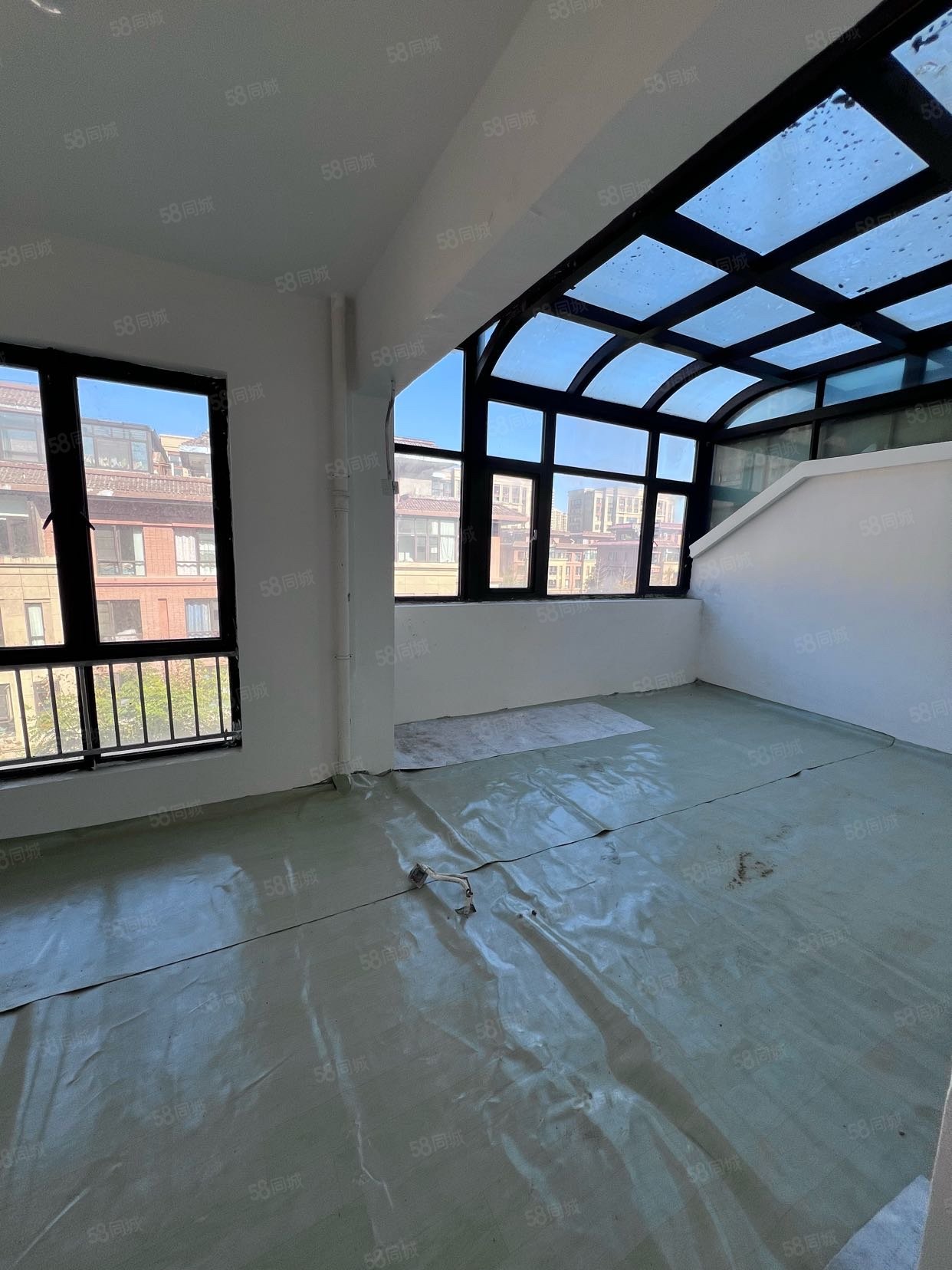 逍遥绿苑4室2厅2卫177㎡东140万