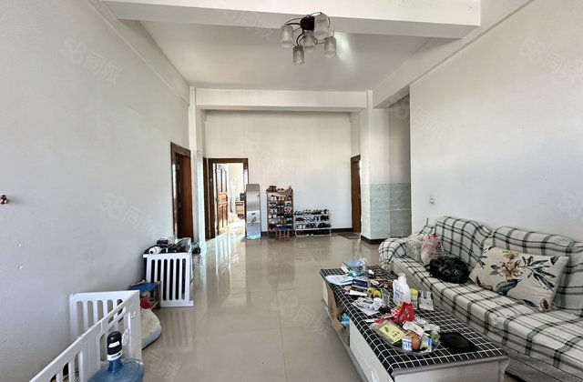 公务员小区4室2厅135㎡47万二手房图片