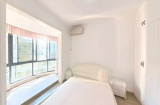 新城中心御峰3室2厅108㎡65万二手房图片