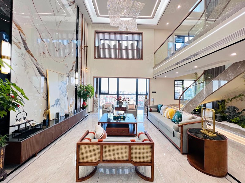 跃4层顶跃楼中楼实得六百平天空之城霸气十足客厅挑空彰显豪气