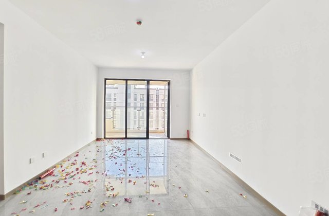 区政府   实验 刚交新房 城市芳华 东边户 好楼层 赠车储