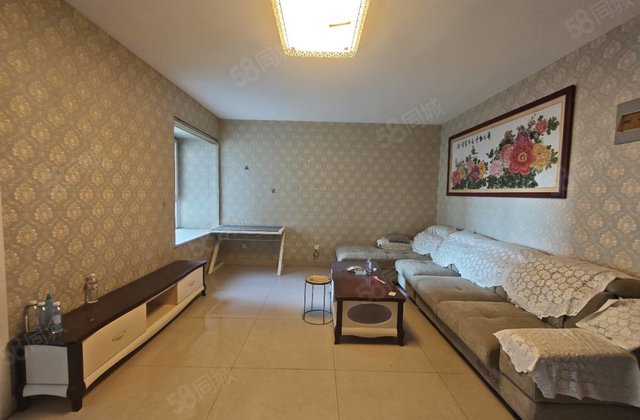 水城医院，十一中，振兴路  ，精装修，电梯地暖，婚房