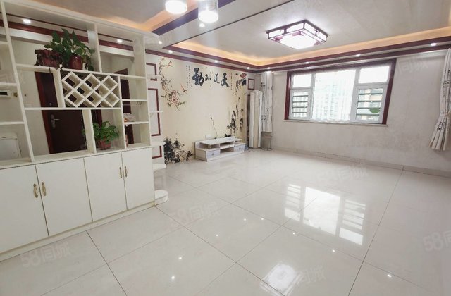 精装修免大税可拎包入住 离大门近 凤凰楼层 民生   湖南路