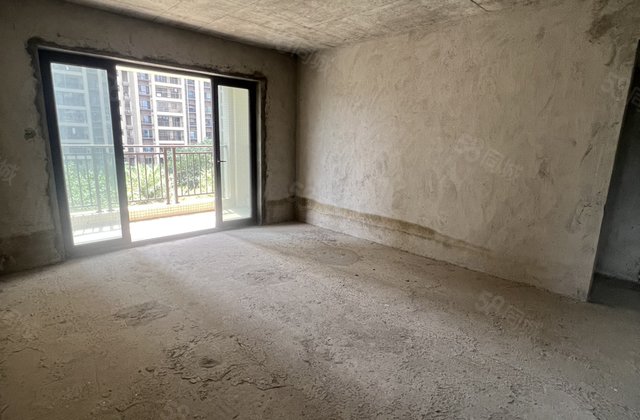 百合花城二区4室2厅145㎡59万二手房图片