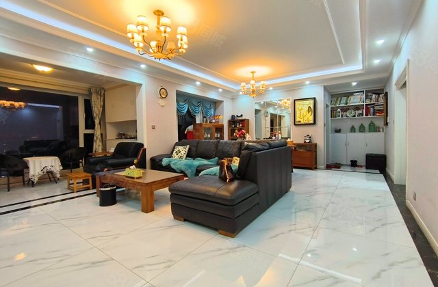 中海右岸(一期)4室2厅129㎡245万二手房图片