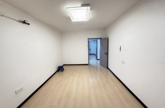 二中住宅楼3室1厅83㎡21.5万二手房图片