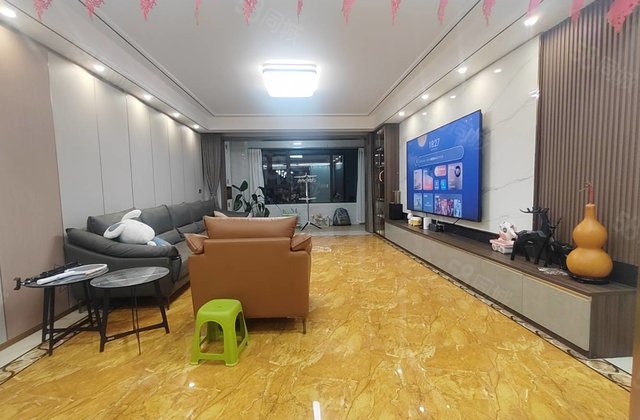 新上房源！碧桂园国岳府 精装四室 送所有的家具家电拎包入住