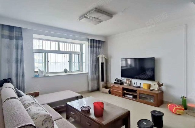 眼科医院北邻 电梯三室 好楼层 储藏室