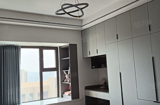 开发区  东昌东学 国岳府 带储 免大税 精装修 双阳台