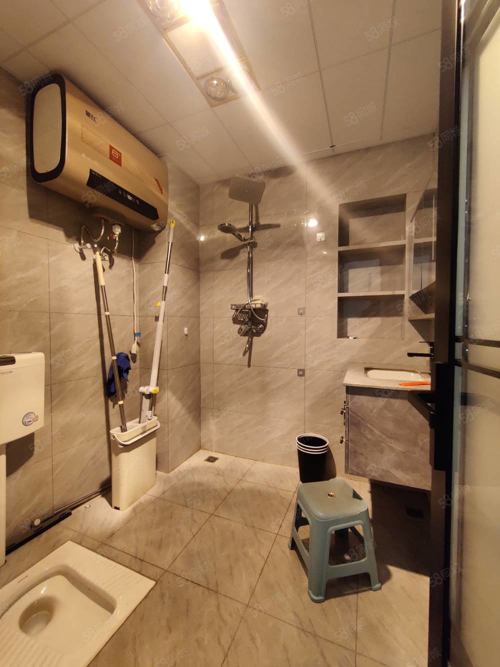 吾悦广场悦湖公馆3室2厅2卫118㎡南北84.8万