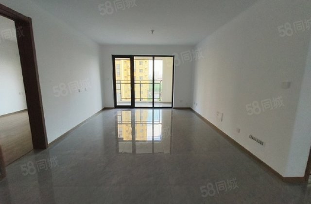 新房刚交房 三叶草 城市领秀 理想城旁 带车位 单价七千多