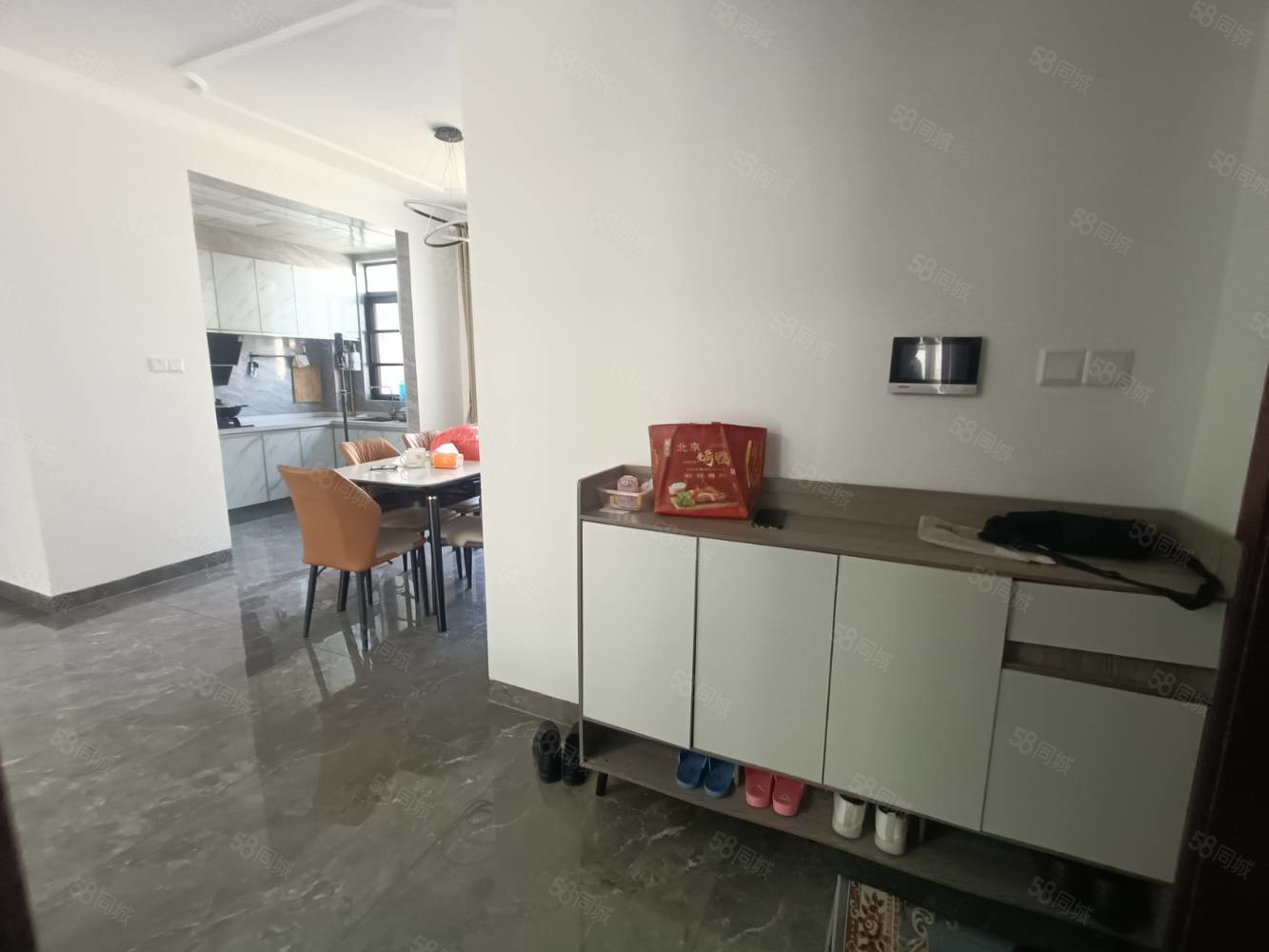 东投中央城3室2厅2卫127㎡南北99.5万