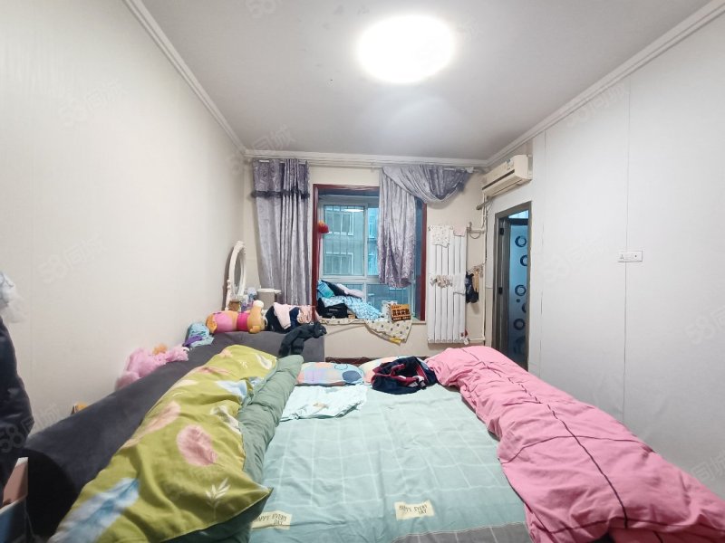田湖小区3室2厅2卫121㎡南北49万