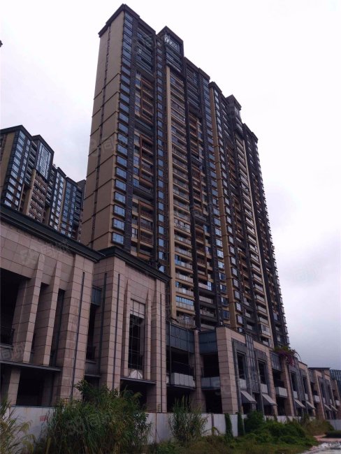 依云水岸二期中高层一线江景房源采光好南北通透业主诚意出