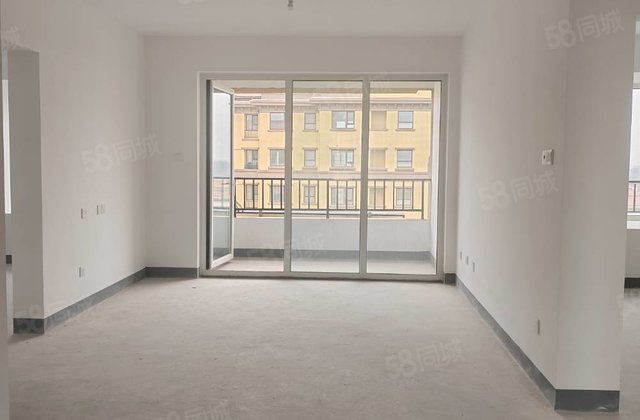 东昌路 6000多 元宝户型 洋房 双阳台 双卫 三叶草户型