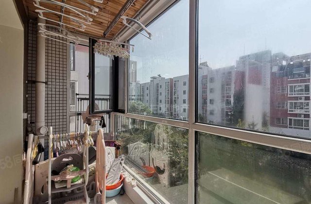 中通时代豪园二期(18-34号楼) 3房 周边配套完善