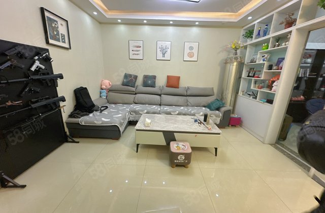 莲湖花园 中间楼层 带车位地下室 好户型 采光亮堂 房东急售