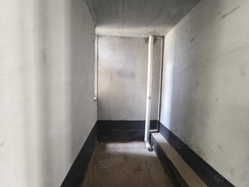 麓山温泉小镇4室2厅2卫128㎡东南35万