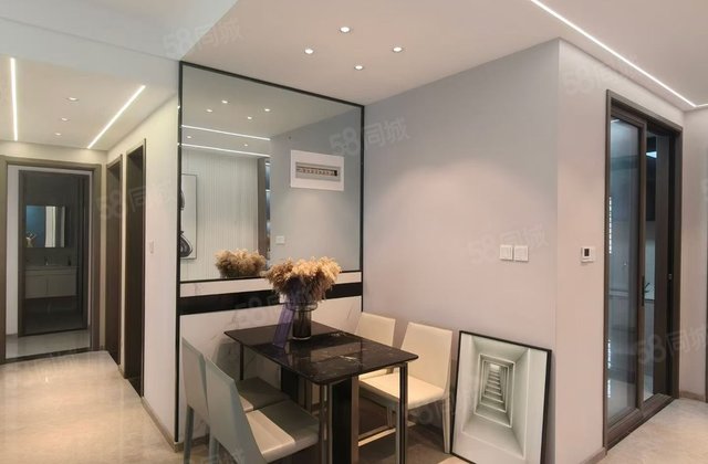 开发区现房新房，走一手手续，三室两卫，无过户费，可随时看房