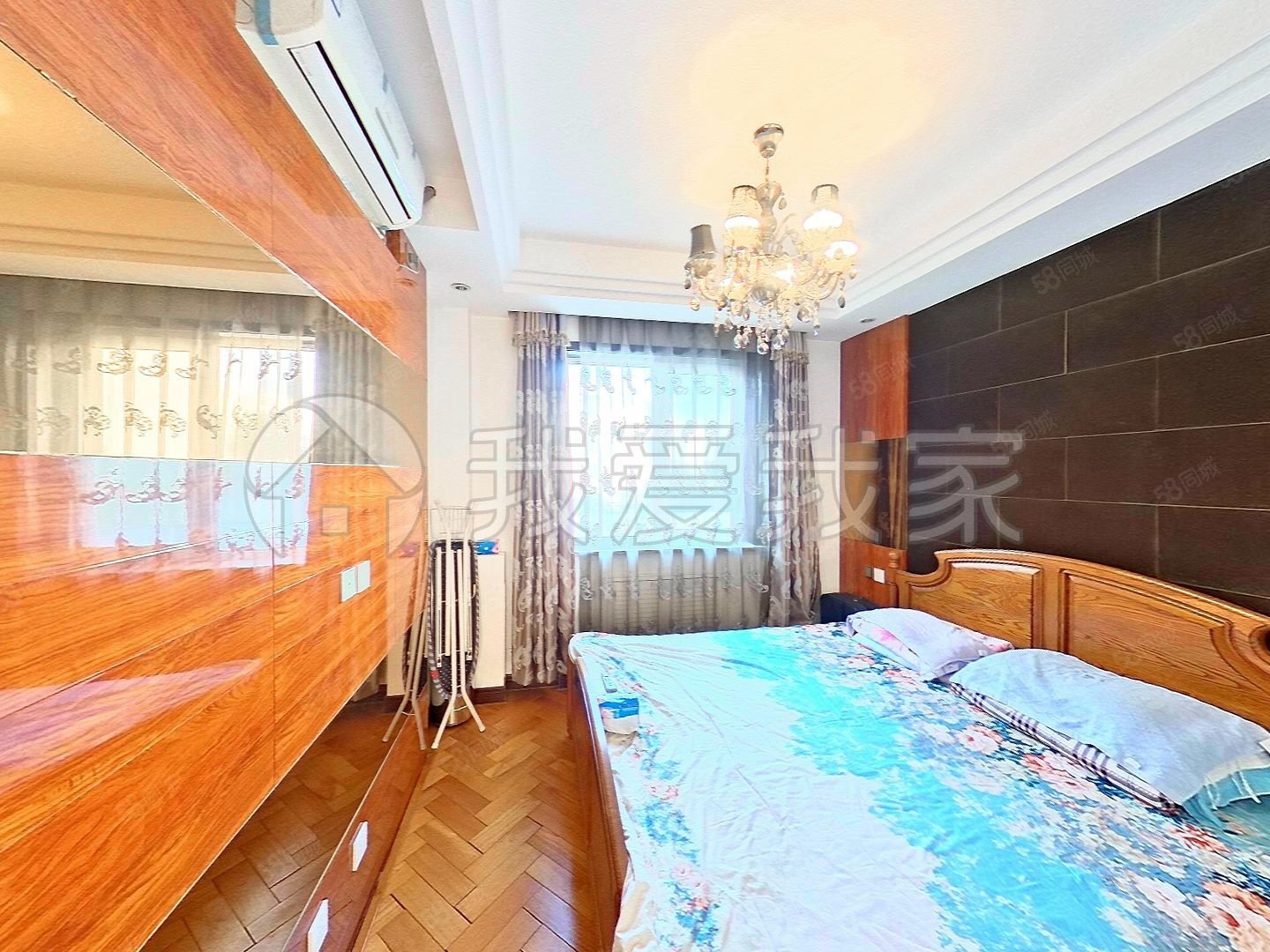 龍城花園N區(qū)5室4廳3衛(wèi)208.1㎡西南990萬