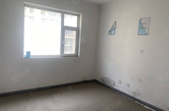 东昌东校，四叶草，四室三卫，南北通透，  楼层，赠送车储