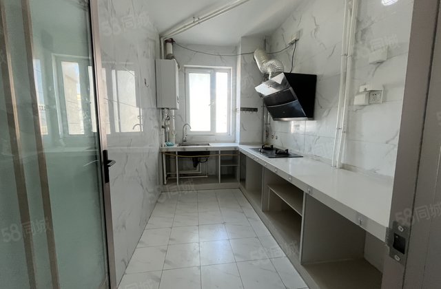 南片区,盛世天湖!带车位!带储!西边户!免大叔!急售