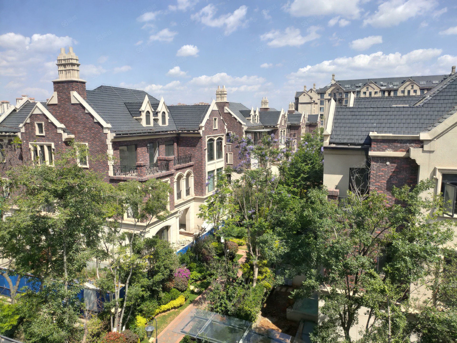 俊发滇池one(别墅)5室3厅4卫447.2㎡南北1200万