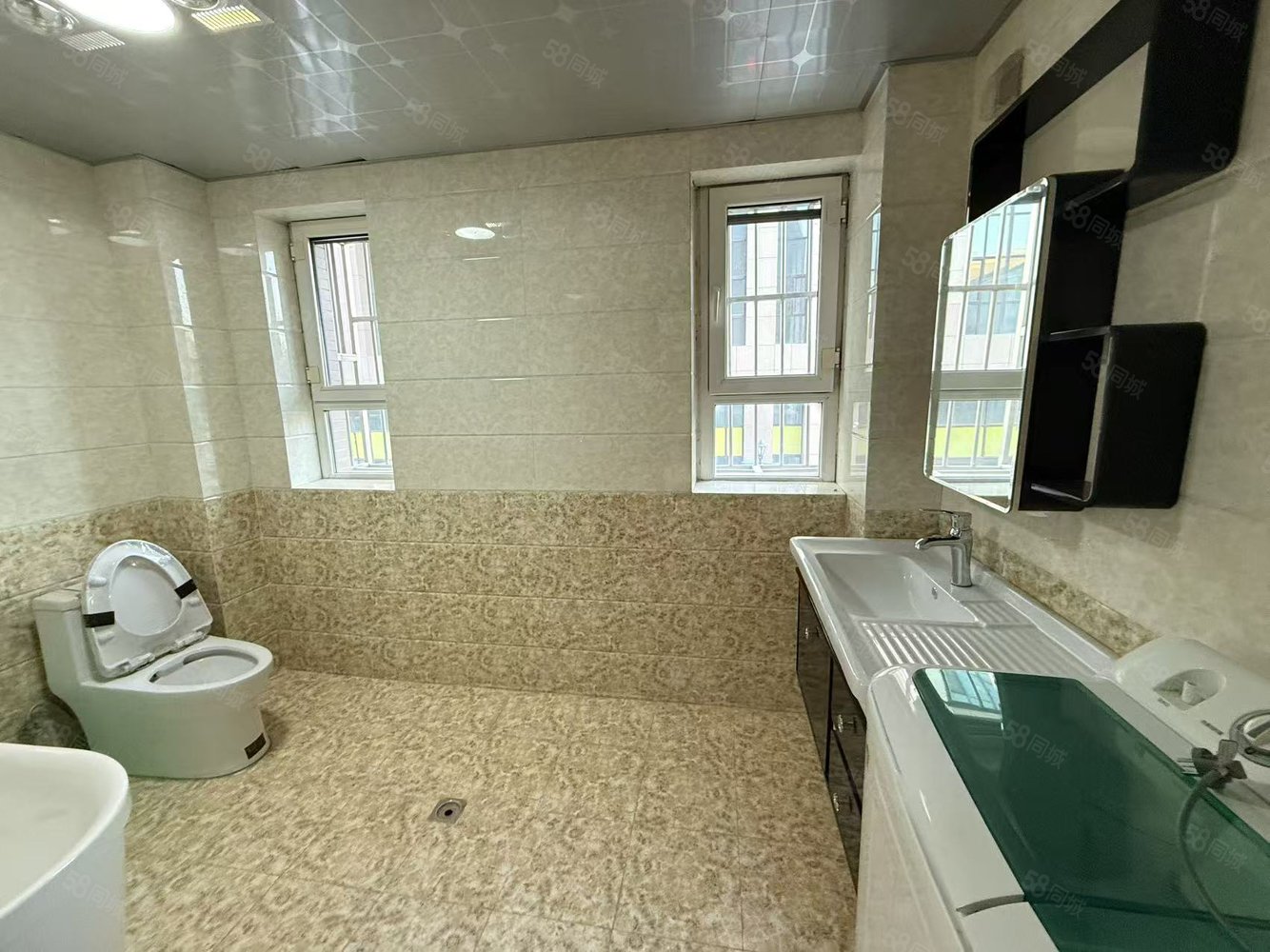 东苑明珠园3室2厅1卫125㎡南北63万