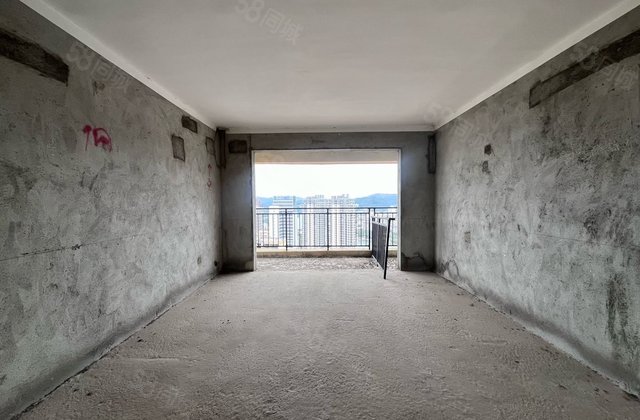 鸿瑞佳园5室2厅161㎡82万二手房图片