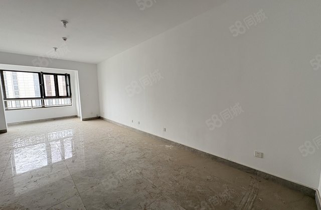 实验，全新未住三室两卫，送车位储藏室