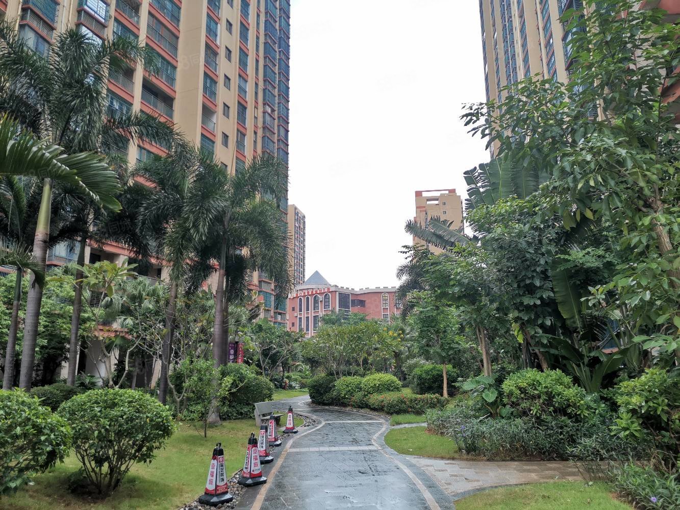 龙华区南海幸福城5房2厅大型社区2梯2户送车位