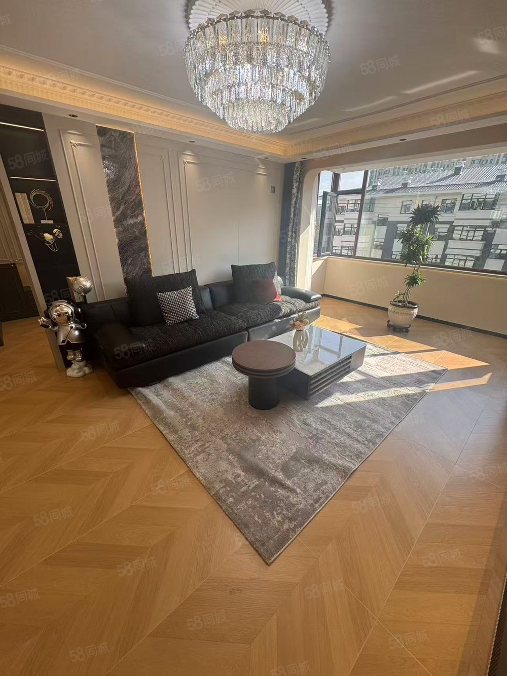 江南民族嘉园3室2厅2卫141㎡南北72万