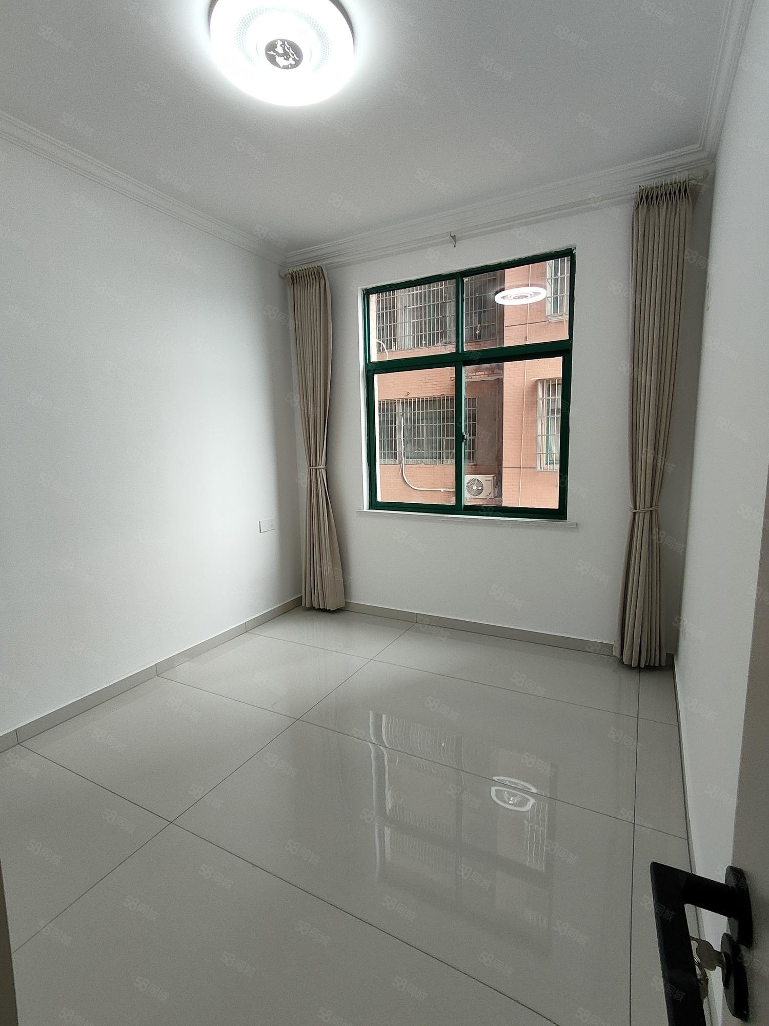 凯悦豪庭3室2厅2卫121㎡南北72.8万