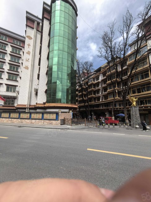 马尔康市税务局家属院3室2厅1卫129.76㎡南87万