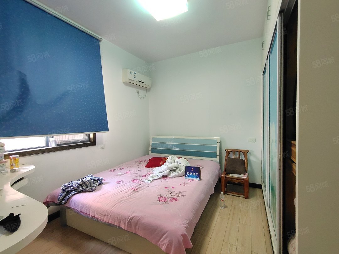 维多利亚3室2厅1卫112㎡南北73.8万