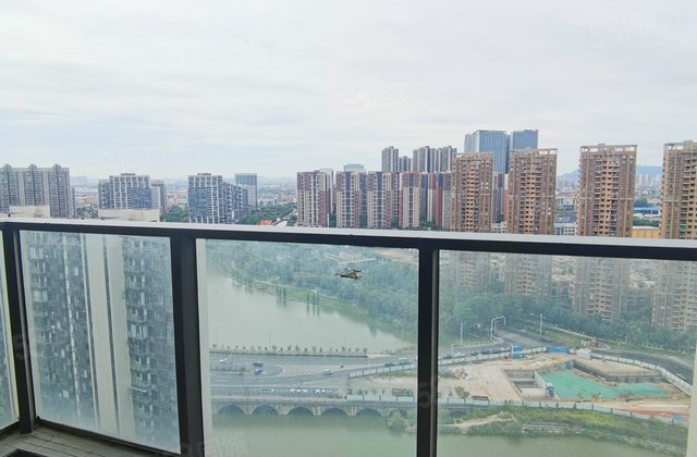 金茂鹭府4室2厅145㎡143万二手房图片